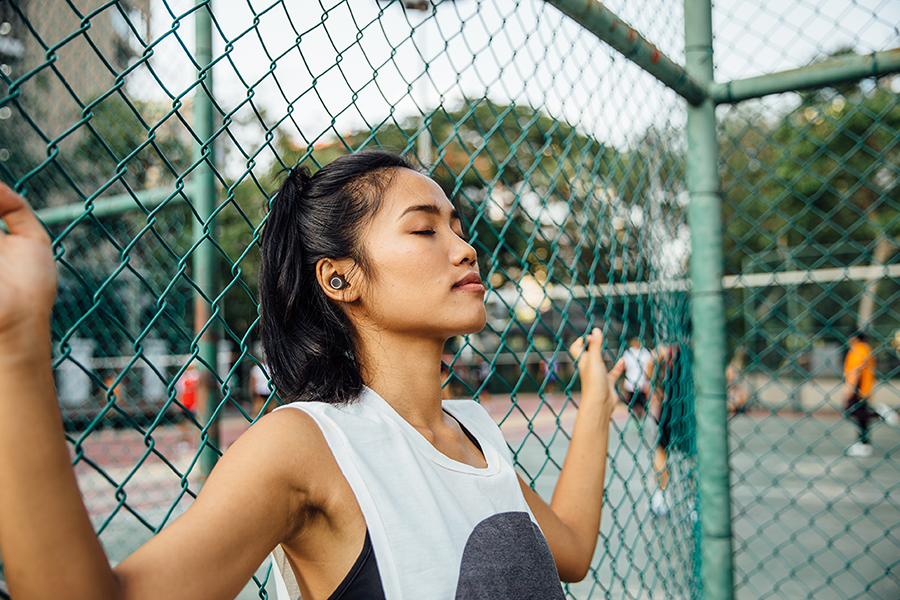 JBL Free II Earbuds Lifestyle Image-1