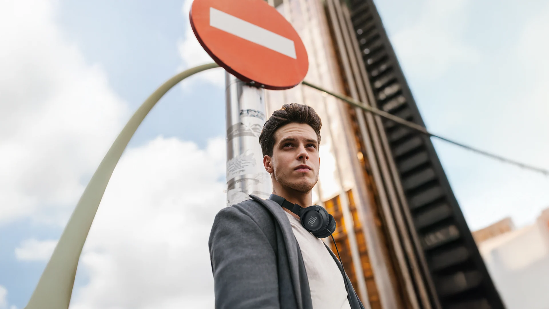 JBL Tune 500 wired on-ear headphones delivering JBL Pure Bass Sound